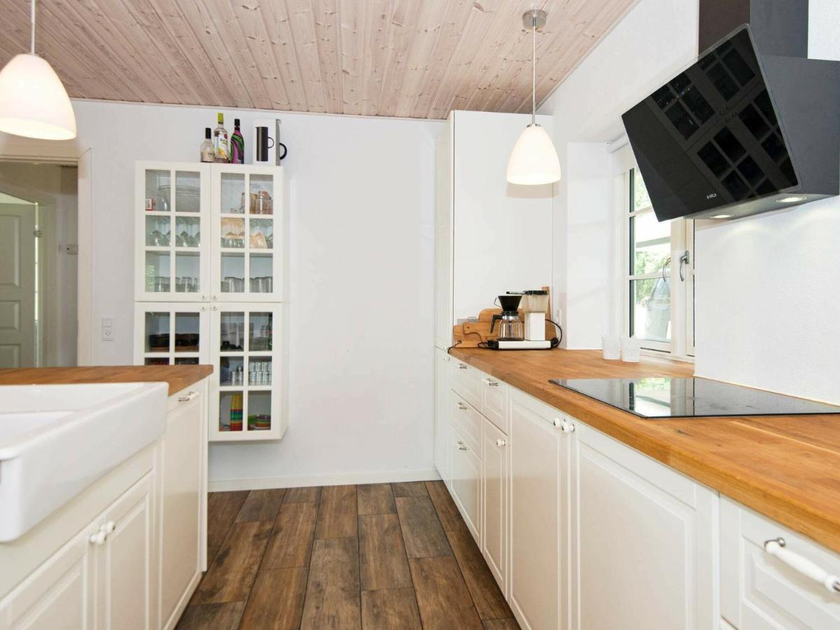 10 Person Holiday Home In Glesborg Екстер'єр фото