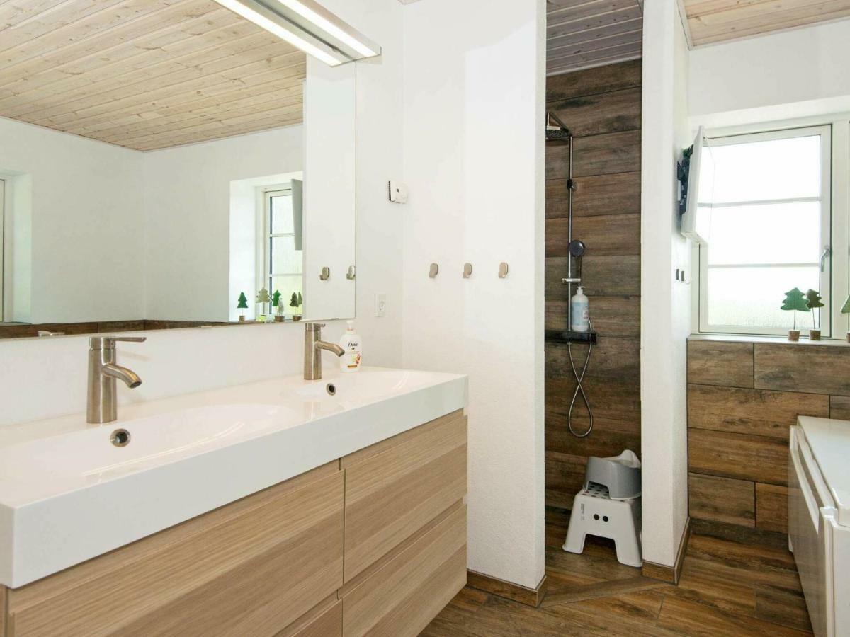 10 Person Holiday Home In Glesborg Екстер'єр фото